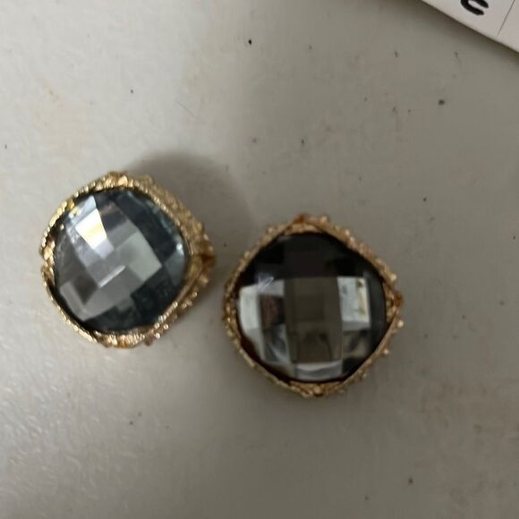 ‎STUDDED BLUE STONE EARRINGS - Picture 1 of 3